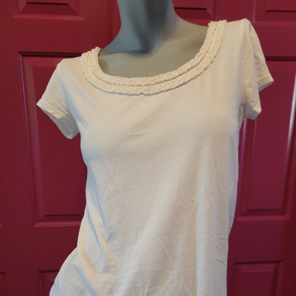 Anne Taylor LOFT Embellished TEE sz S